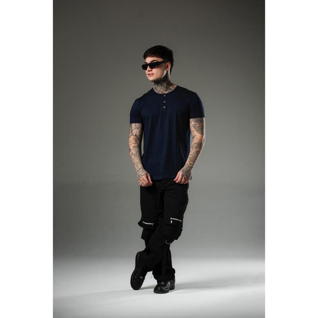 Camiseta Masculina Premium Henley ou Gola Redonda Azul Escuro Fio 30 penteado 100% Algodão