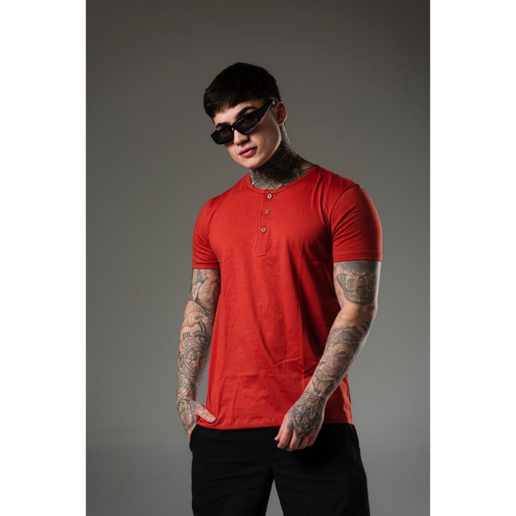 Camiseta Masculina Premium Henley ou Gola Redonda Vermelha Fio 30 penteado 100% Algodão