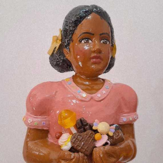 Escultura/ Imagem Erê Menina Mariazinha 30cm/ Rosa/ Amarelo/ Doces/ Umbanda/ Candomblé/ Mariazinha da Praia