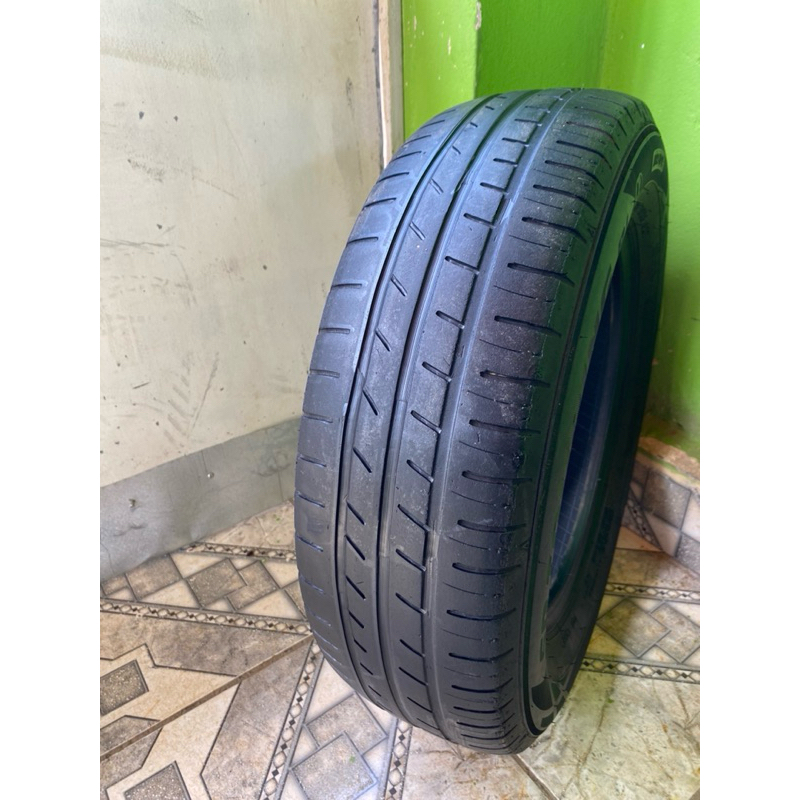 Pneu 175 70 R 13 Dunlop Original usado .
