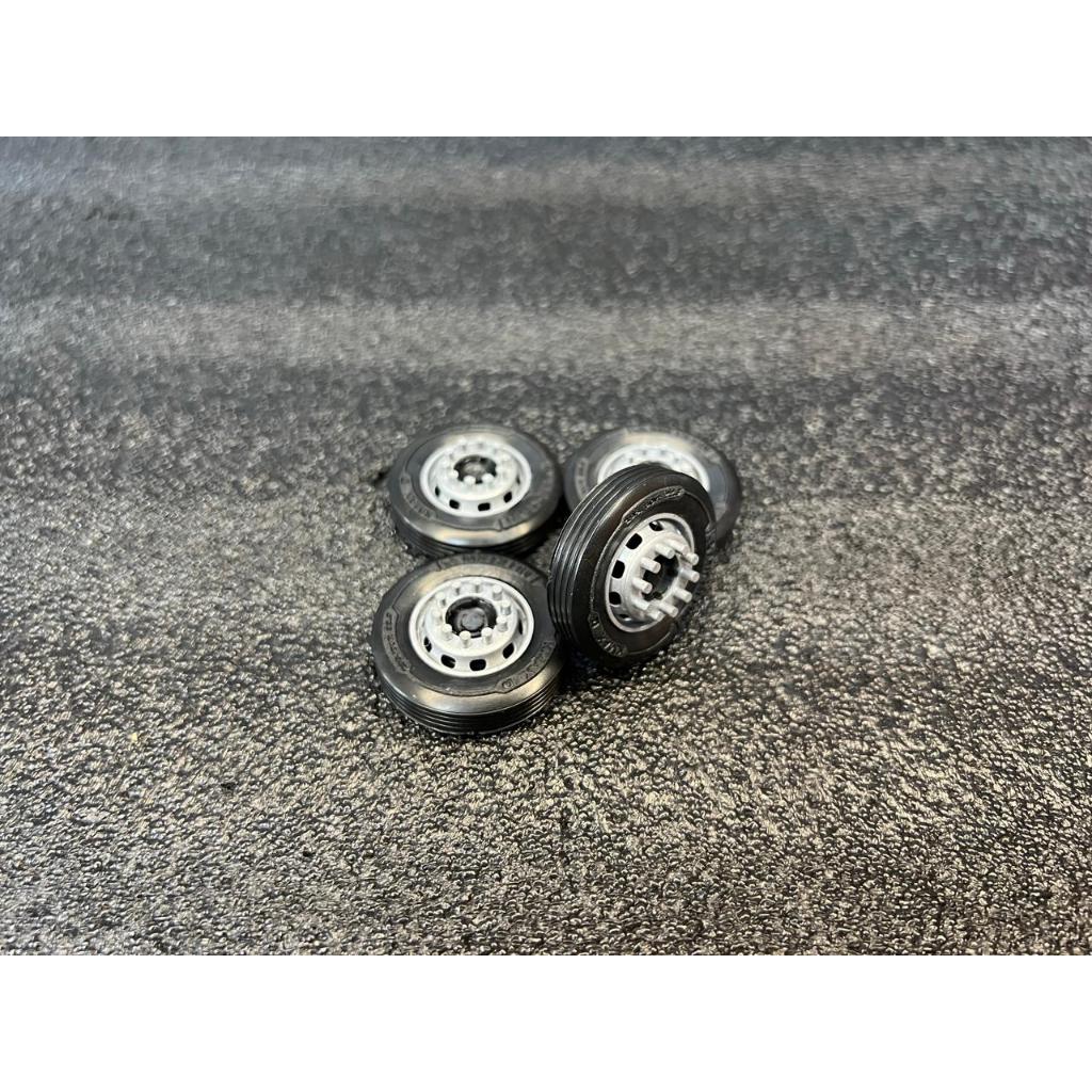 Kit 2 Pares Rodas Ferro Dianteira Com Pneus Em Borracha Para Miniatura Escala 1:32