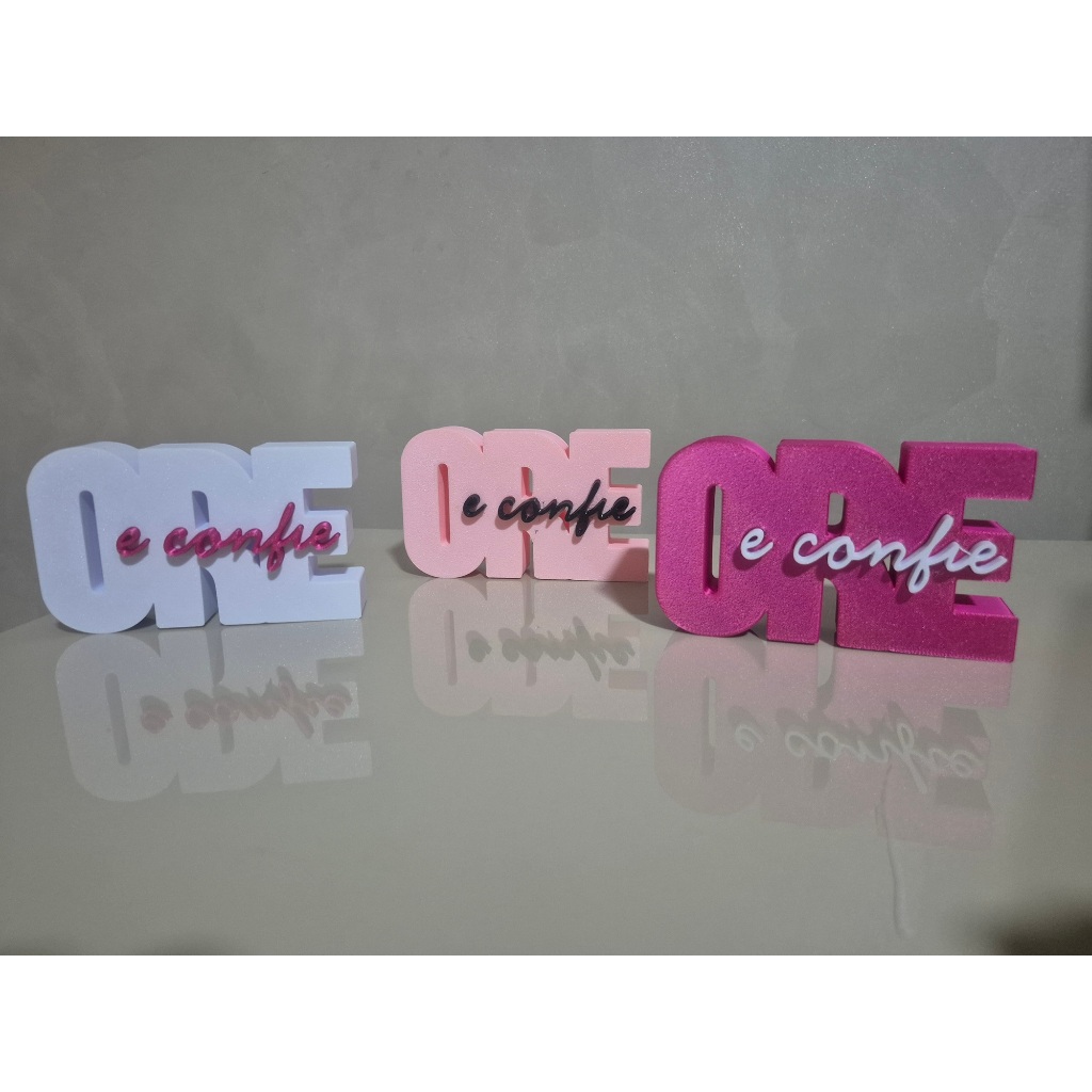 "Ore e Confie” Placa Decorativa em Impressão 3D • Decoração 11cm