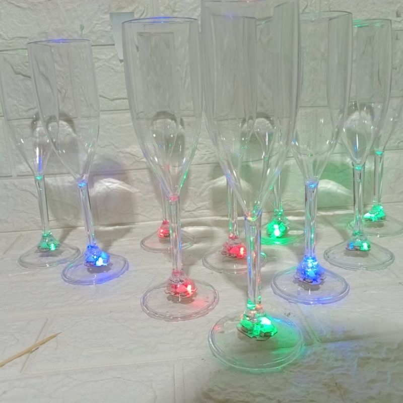 15 taça acrílica com led cano longo cristalizada e reforçada 6 hs piscando com botão liga e desliga