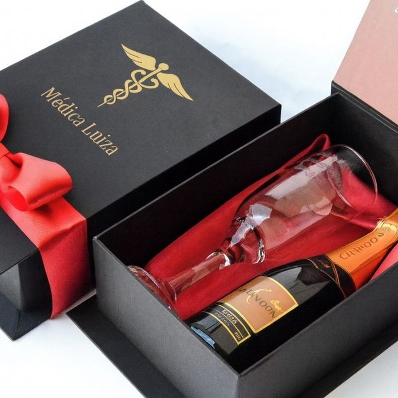 Caixa Cartonada para Mini Chandon e taça/Casamento, formatura, Debutante,Eventos (SOMENTE CAIXA COM LAÇO!)