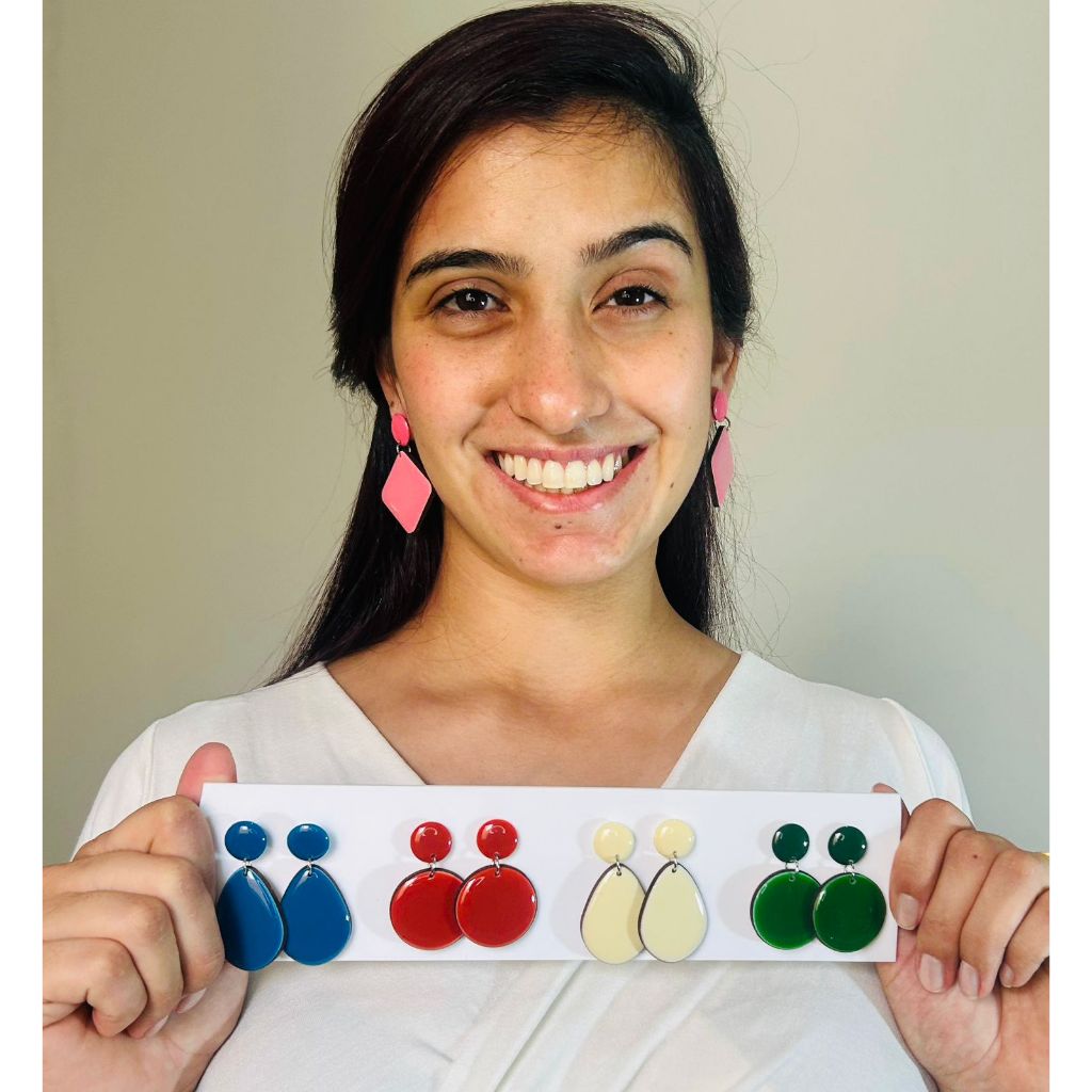 Brincos Modernos Leves – Resina Brilhosa -  Cores Atemporais Variadas - Moda Fashion em Oferta na Shopee