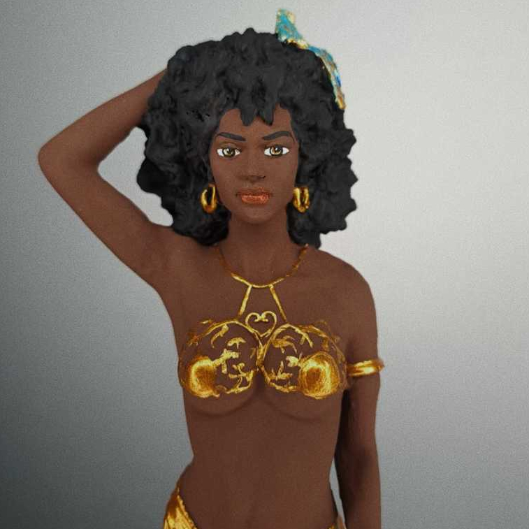Imagem/ Escultura Orixá Oxum 20cm em Gesso Personalizada/ Ouro/ Beleza/ Umbanda/ Candomblé