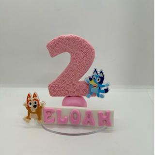 Vela de Aniversário Bluey e Bingo em Biscuit Rosa com Nome + Pavio Mágico em Oferta na Shopee