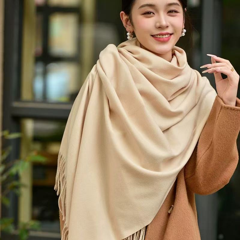 Cachecol  feminino imitação de cashmere inverno fino 150g com franjas em Oferta na Shopee