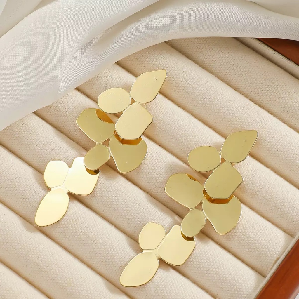Brinco Maxi Folhas Douradas em Aço Inoxidável Glam Europeu em Oferta na Shopee