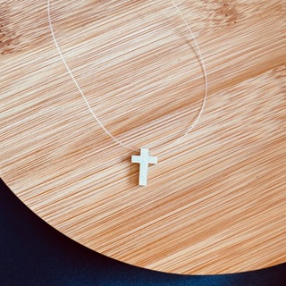 Colar Choker de Nylon com Pingente Madrepérola Cruz Dourado Folheado Ouro Fio de Nylon Símbolo em Oferta na Shopee