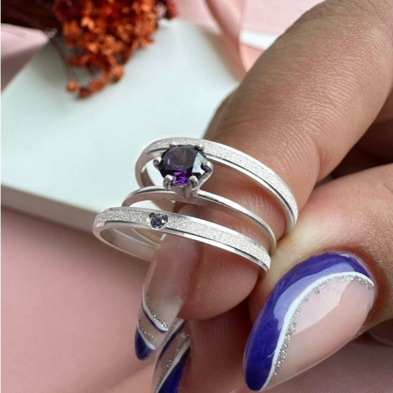 Aliança de Namoro Prata 950 Anatômicas 2mm Quadradas Lisa e Diamantada + Anel Solitário Pedra Roxa