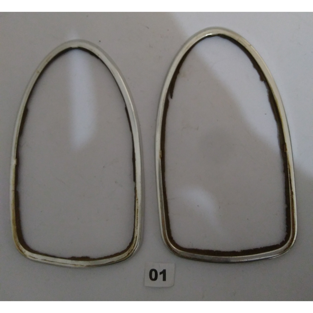 PAR ARO MOLDURA LANTERNA TRASEIRA VW FUSCA 1300L 1500 ALUMÍNIO ORIG
