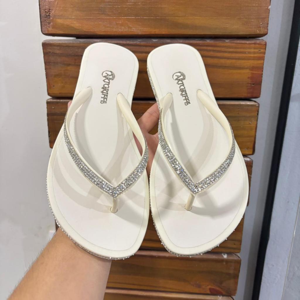Chinelo Feminino Bico Redondo Pedraria Luxo Premium Art Griffe Brilho Elegante Moderno Várias Cores