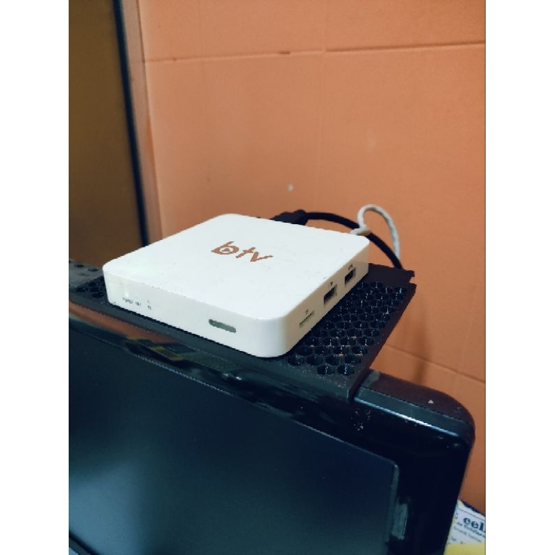 Base Prateleira com Haste articulada para Modem Internet Wi-fi, Receptor de Tv Digital Apple Tv Sky Claro Tv Box Tv