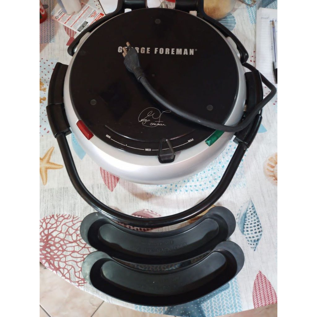 Grill George Foreman Redondo 360 Usado Preto (Usado) com 2 coletores e chapa lisa extra, marcas de uso e do tempo