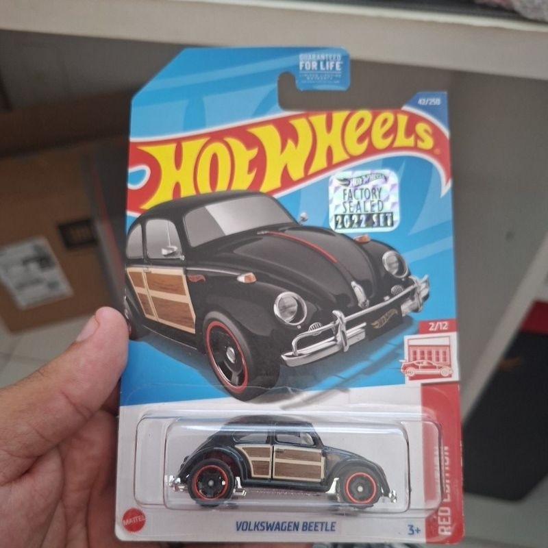 Hot Wheels Volkswagen Beetle Red Edition com SELO DE FABRICA