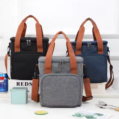 Bolsa Termica Grande com Alça Tiracolo Bolso Frontal e Isolamento Reforçado Ideal para Marmita Lanches e Bebidas