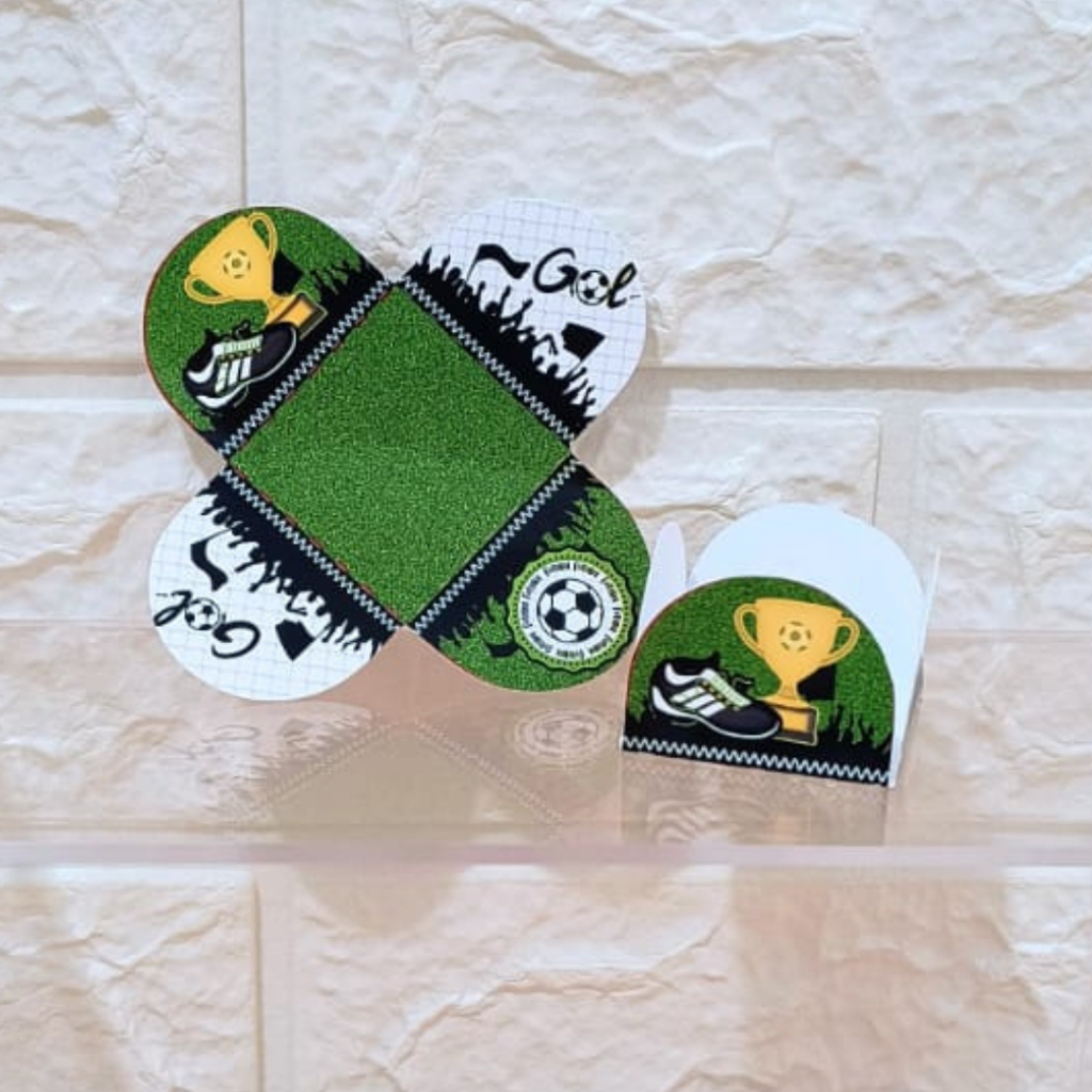 kit Forminhas Personalizadas para Brigadeiro e Docinhos 4 Pétalas Festa, Aniversário FUTEBOL