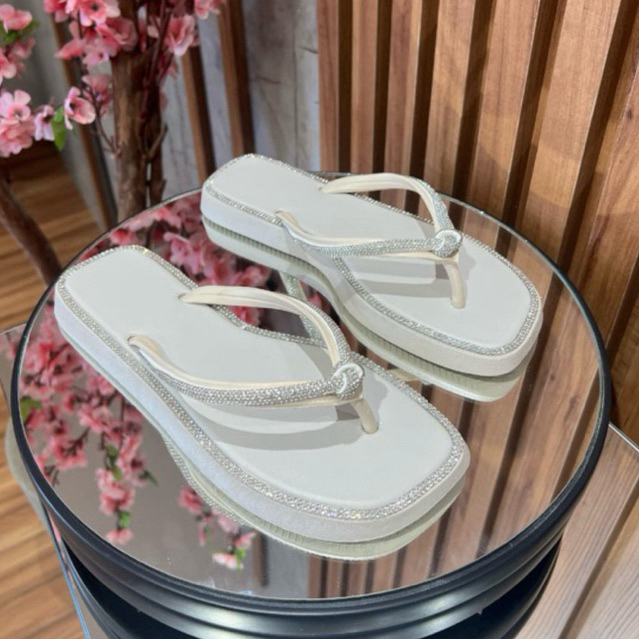 Chinelo No Strass No Brilho Feminino Macio Confortável