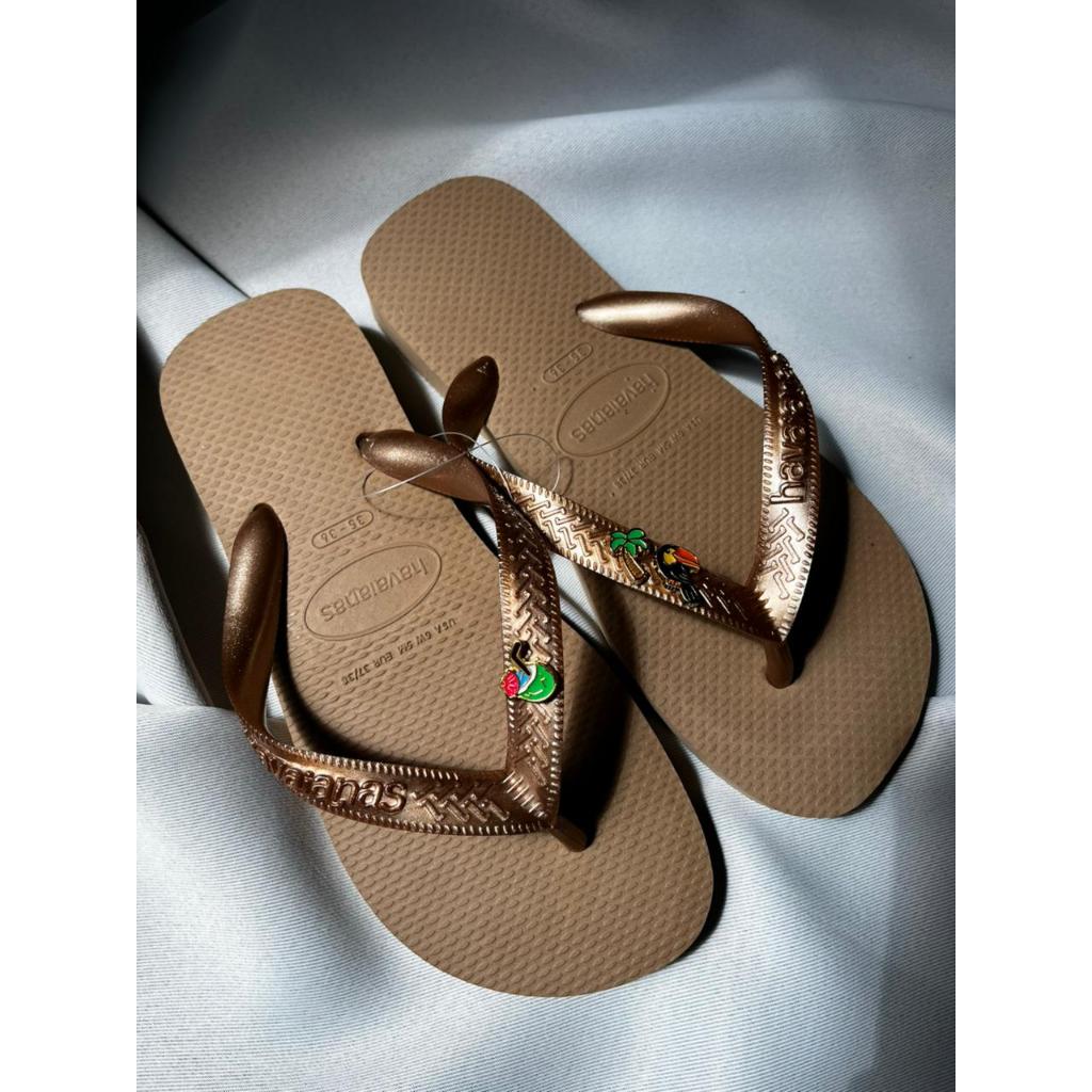 Chinelo Havaianas Top Original + Pin Água de Coco + Pin Tucano + Pin Coqueiro