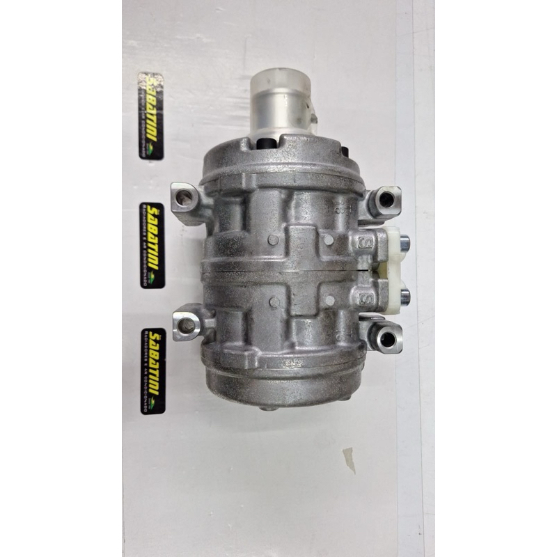Compressor 10P15 Parafuso Passante Universal Caminhão Tratuor John Deere 6165J/Mitsubishi Outlander/L200 Triton s/Polia