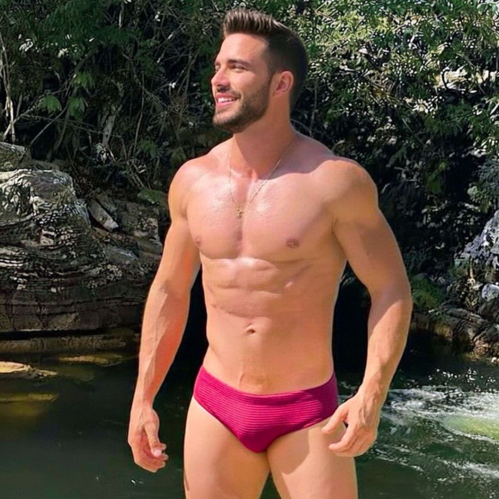 SUNGA SLIP MAGENTA TEXTURIZADA SLIM CAVADA VERÃO 2025 Masculina slim  Moda Praia masculina lisa slip forro fre