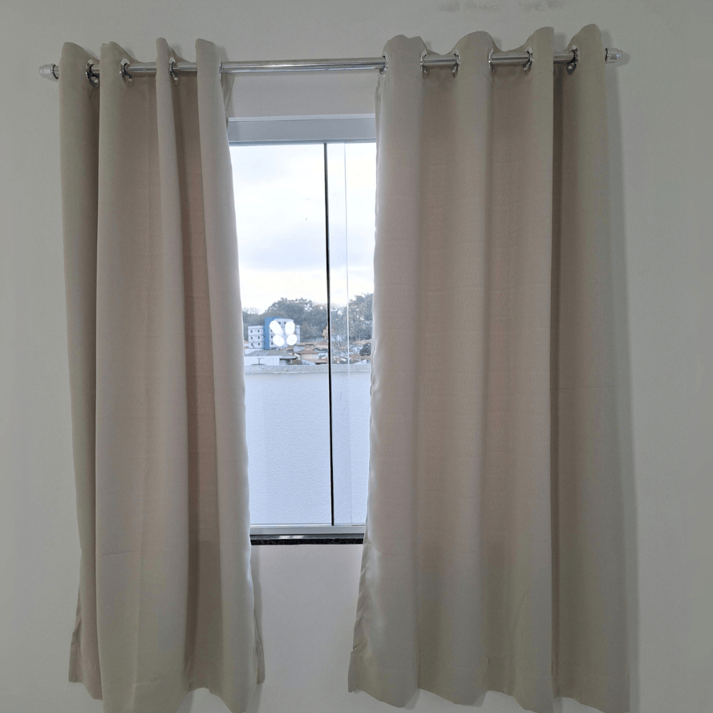 O que é Cortina Blackout Tecido Poliéster? Guia e Onde Comprar | BuscaProdutos