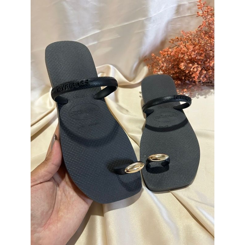 CHINELO CONFORTÁVEL COM ACESSÓRIO NO DEDO em Oferta na Shopee