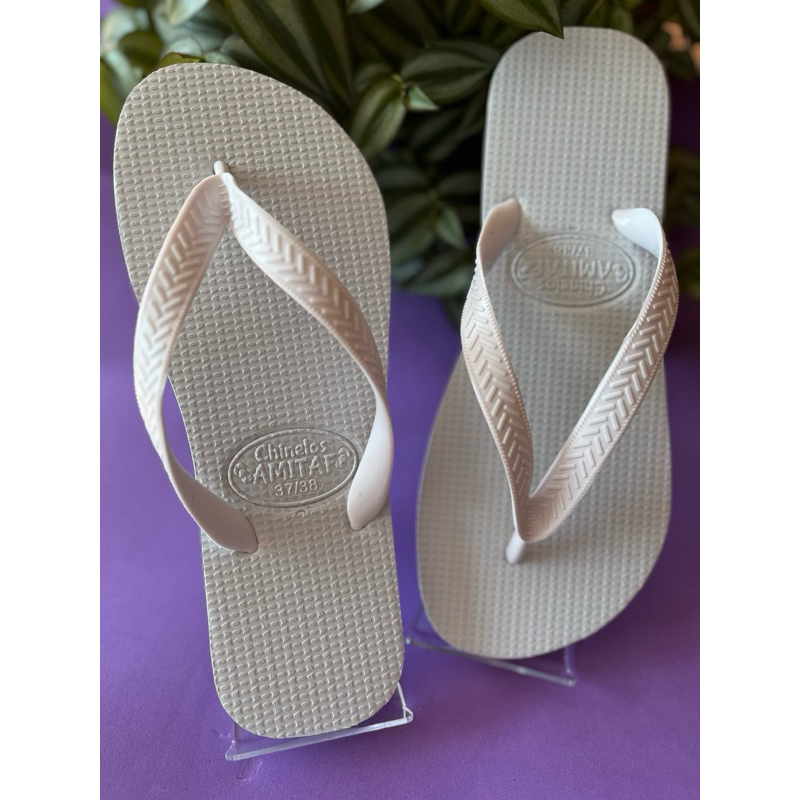 Chinelo Branco Liso – Simples, Confortável e Versátil