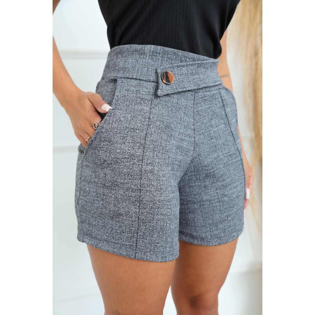 Shorts Meia Coxa com Bolso na Frente e detalhe em Cinto/Botão em Oferta na Shopee