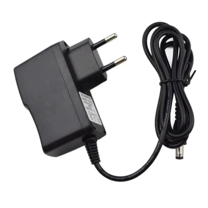 Fonte de alimentação P4 5V 2A bivolt para caixas de TV, tablets, câmeras de vigilância, celulares