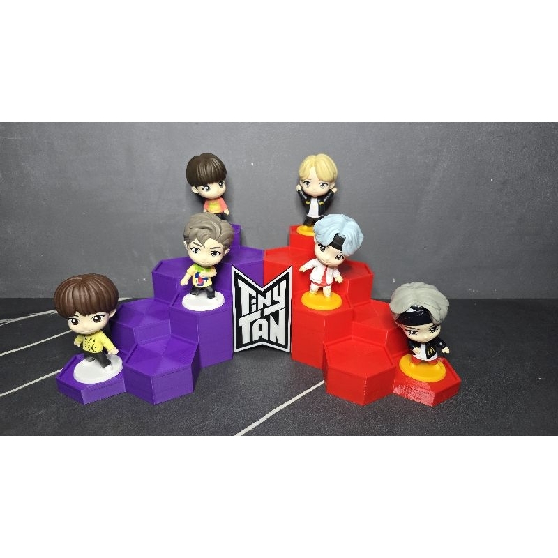 Estante BTS - ARMY TinyTan McDonald's 14 bonecos - Expositor - Prateleira