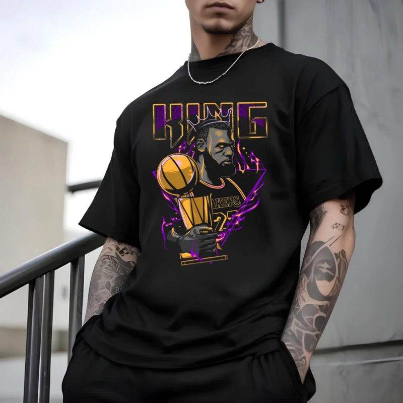 Camisa Basquete Camiseta Básica LeBron James KING NBA Basquete Lakers Troféu Unissex Estilo Sport Fandom