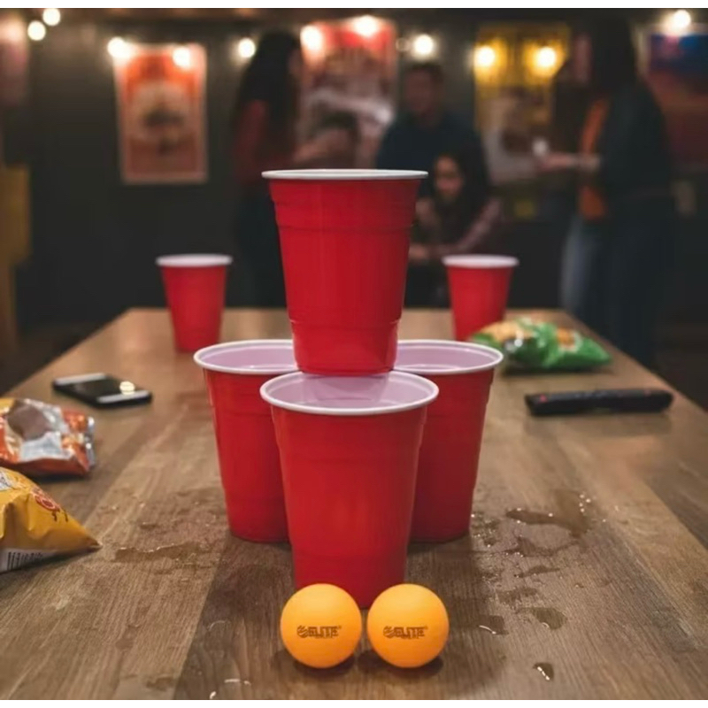 JOGO DE BEBIDAS BEER PONG | 500ML CADA COPO | KIT COM 12 COPOS E 4 BOLINHAS | PEGADINHAS | BRINCADEIRAS | TROLAGEM