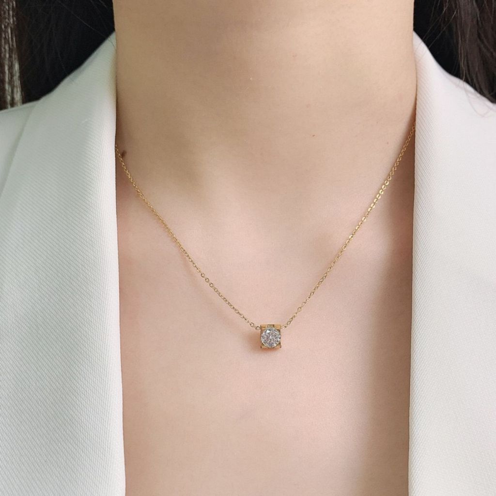 Colar feminino em aço inoxidável 18k, com design único e minimalista, pingente de zircônia cúbica super brilhante e corr