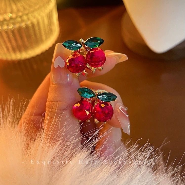 TB.Shop 24 peças Brincos Diamond Red Cherry Da Coreia Do Sul Design Simples E Versátil Para Mulheres — imagem 2 de 2