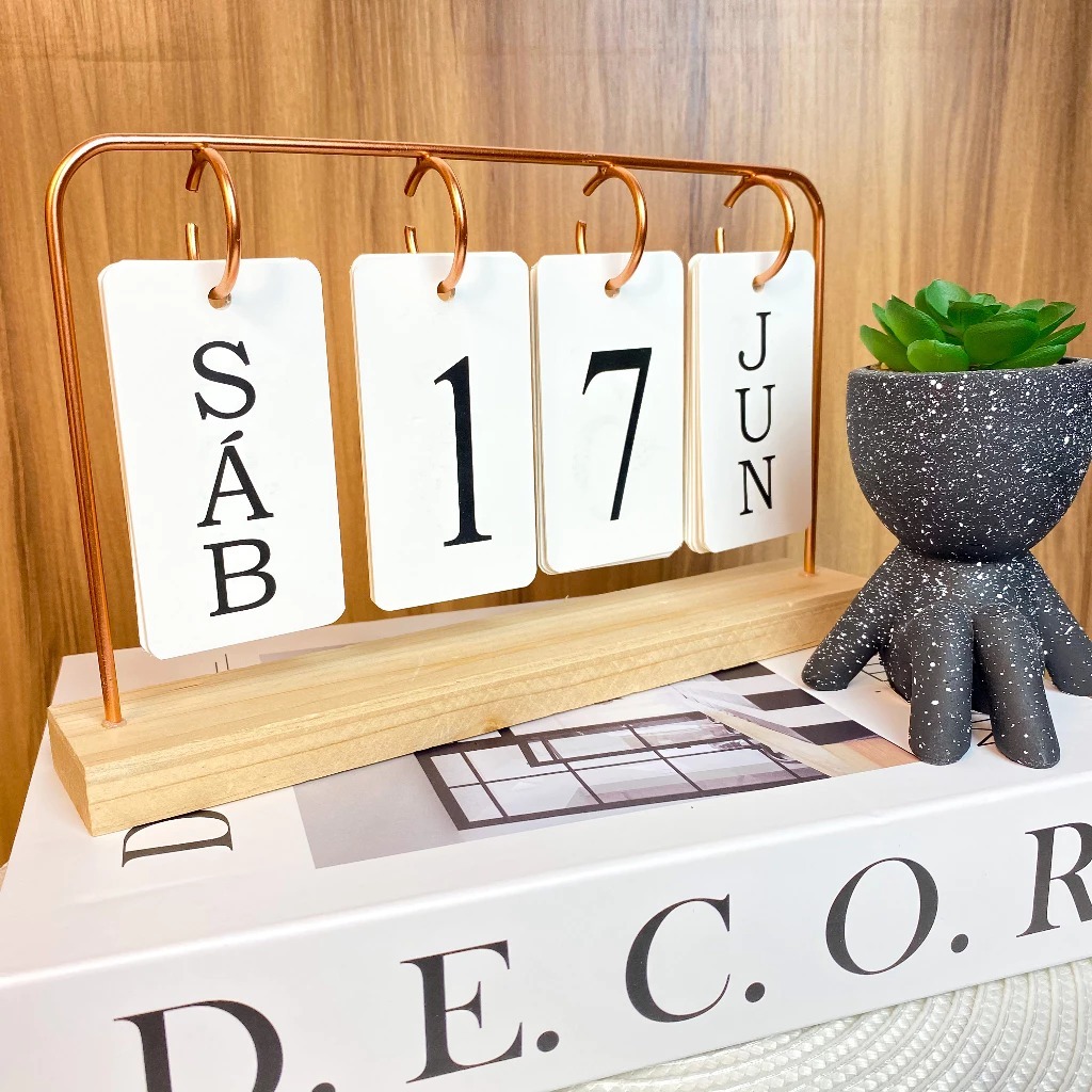 Calendário de Mesa Decorativo com Plaquinhas Preto Dourado Permanente Escritório em Oferta na Shopee