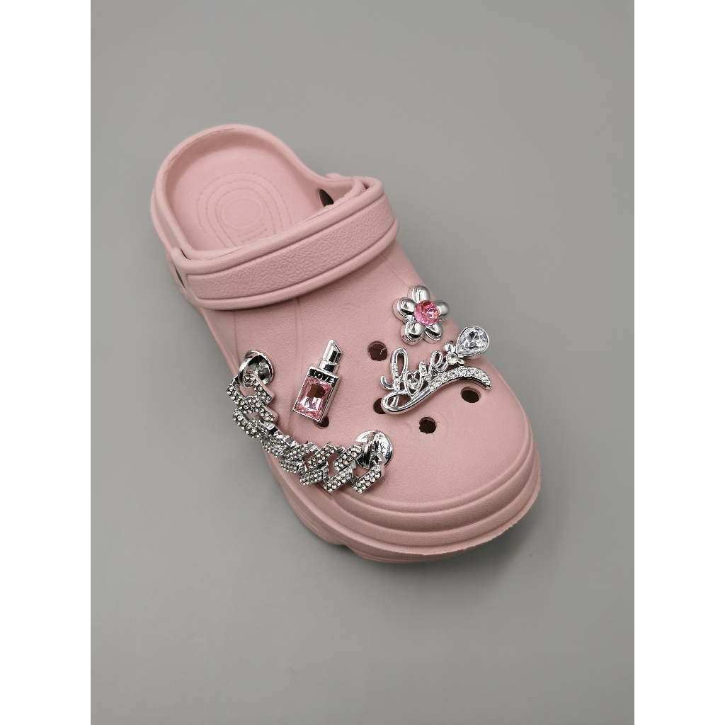 Kit com 8 Peças Pins | Bottons Prata para Babuches Diversas Decorações - Girls Pink  Conjunto Premium