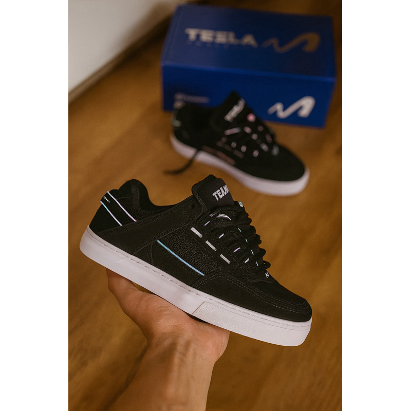 Tênis Tesla Coil Black White Refletivel Furta Cor Feminino Masculino Unissex Skate Skatista Lançamento Envio Xpress