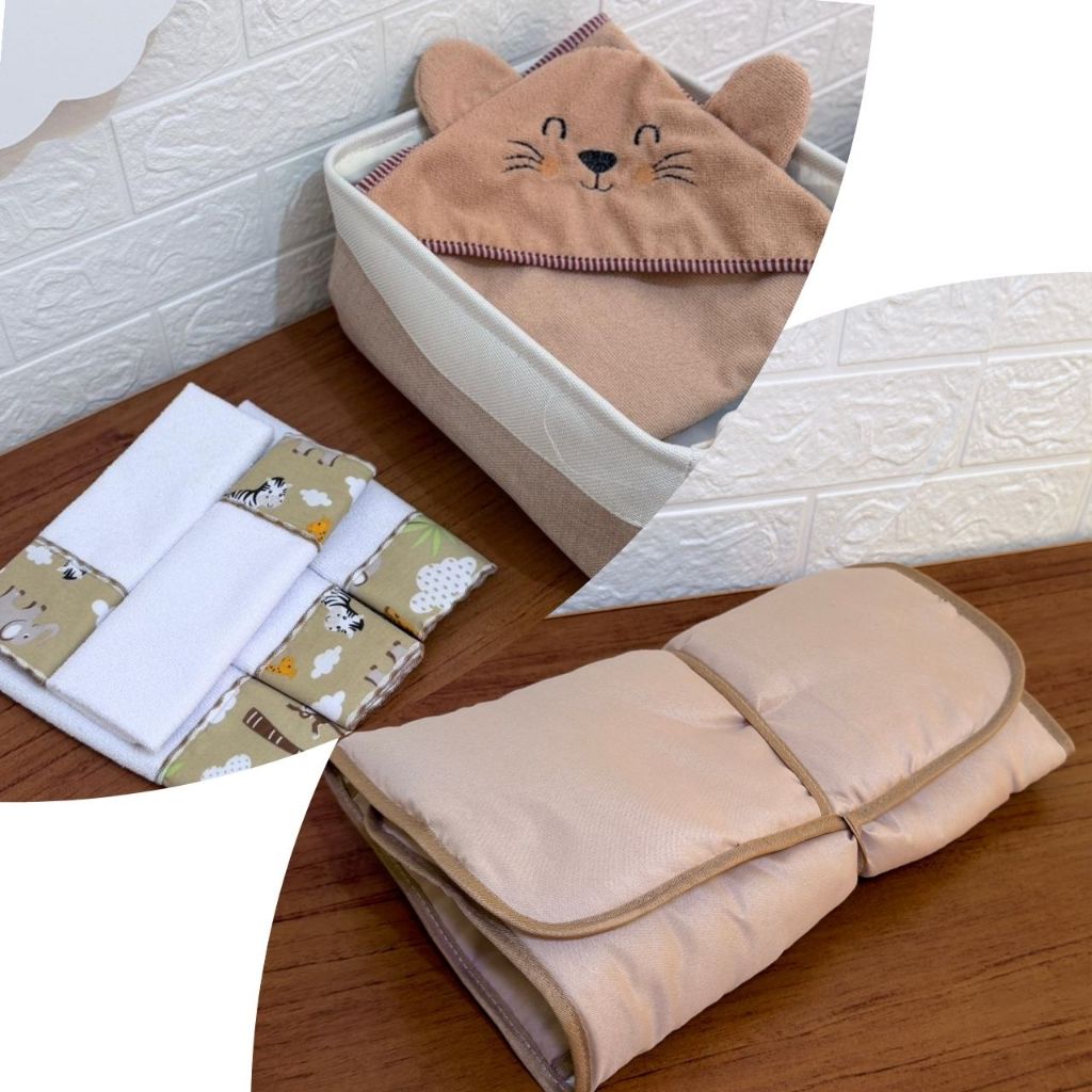 Kit Toalha de Banho para Bebê Bordada com Orelhinhas + 5 Toalhinhas de Ombro + Trocador Portátil com Bolso