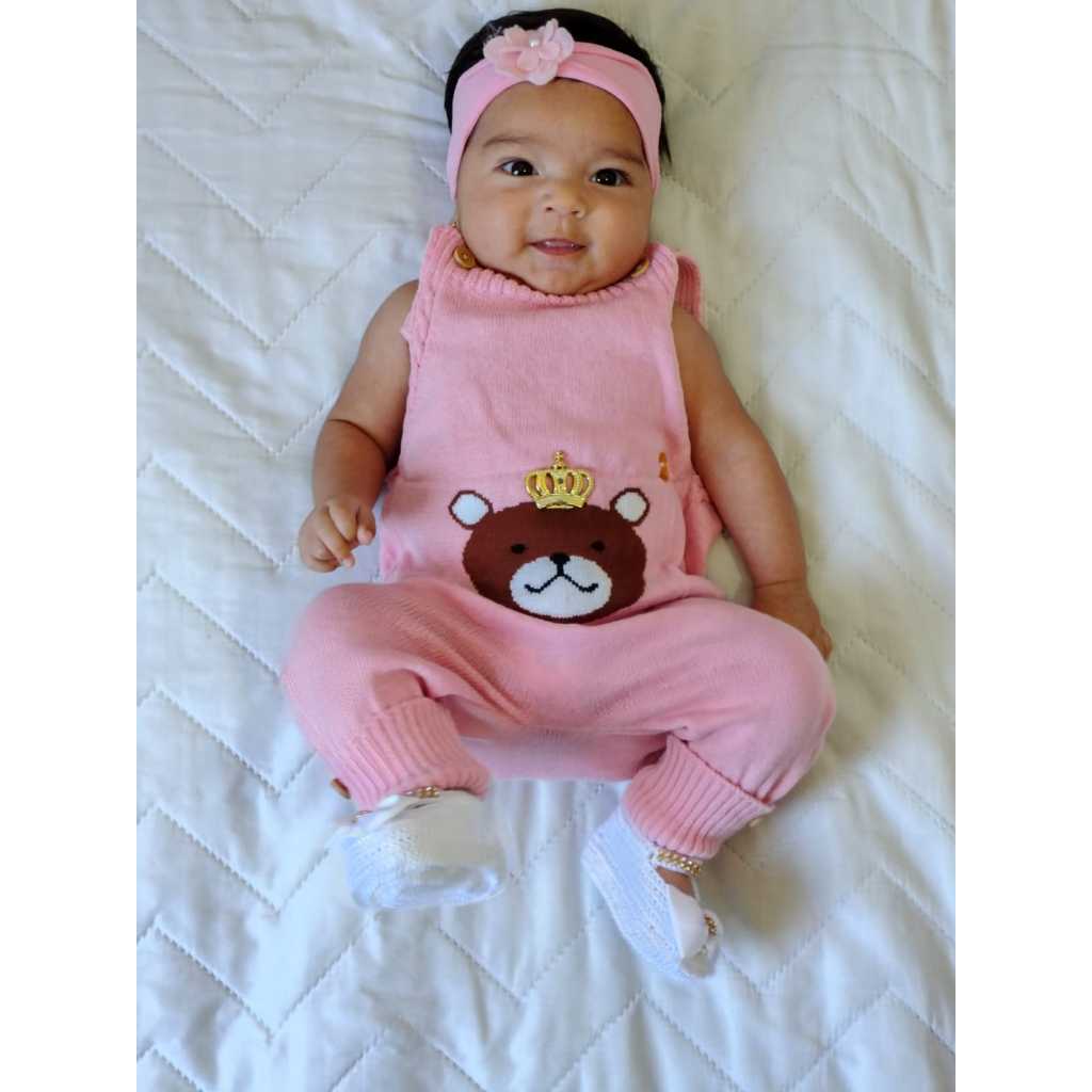 Macacão Jardineira Coroa Menina Tricô Modal Cara Urso Alça Regulável Botão Madeira Canelado. em Oferta na Shopee