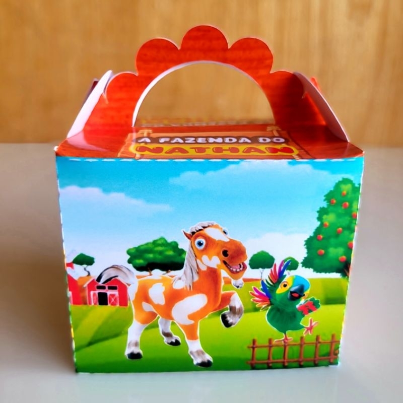 caixa lanchinho personalizada do tema a fazendinha do léo ,lembrancinha de mesa de aniversário de menino laranja e verde