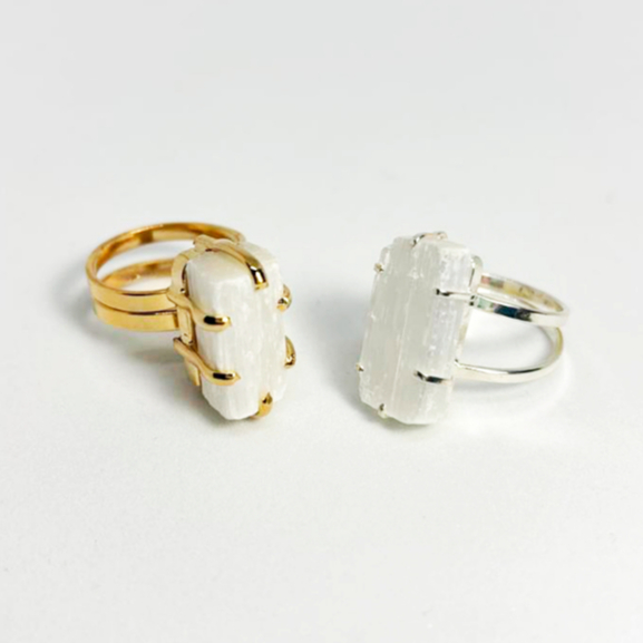 Anel de Pedra Natural Selenita em Oferta na Shopee