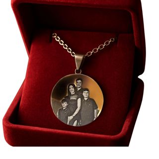 Colar com Pingente com fotogravação, personalizado a laser em Oferta na Shopee