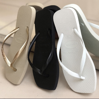 Chinelo Feminino Slim Havaianas – Bege, Preto e Branco Sandália Leve e Confortável em Oferta na Shopee