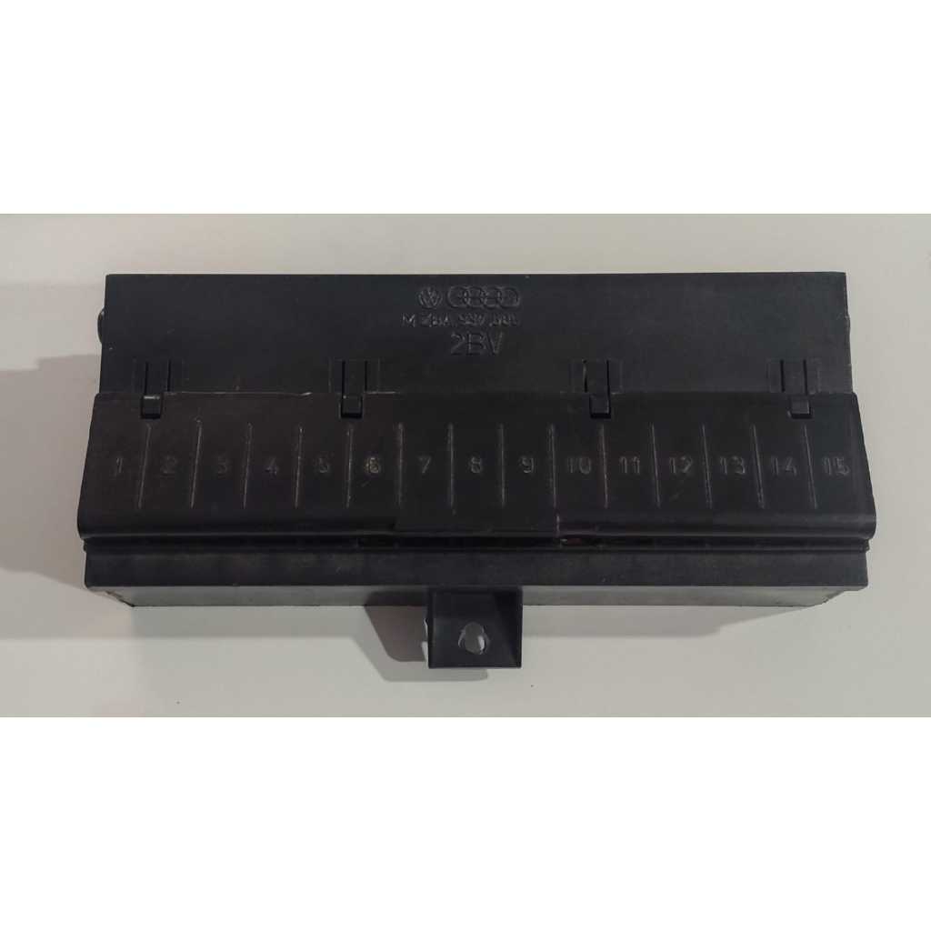 Caixa Fusíveis VW Passat Santana Parati Saveiro 1974 1989 (Original Usado em boas Condições) ZBA937505