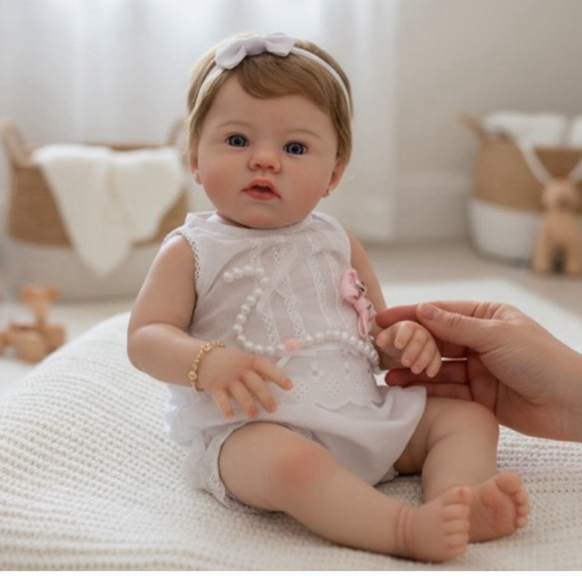 Bebê Reborn 42cm Boneca Renascida Abigail silicone solido  Feita À Mão Com Cabelo