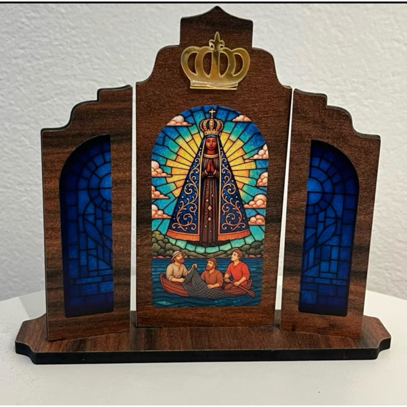 Capela Nossa Senhora Aparecida em MDF | Tríptico Religioso | Oratório Decorativo | Vitral Azul