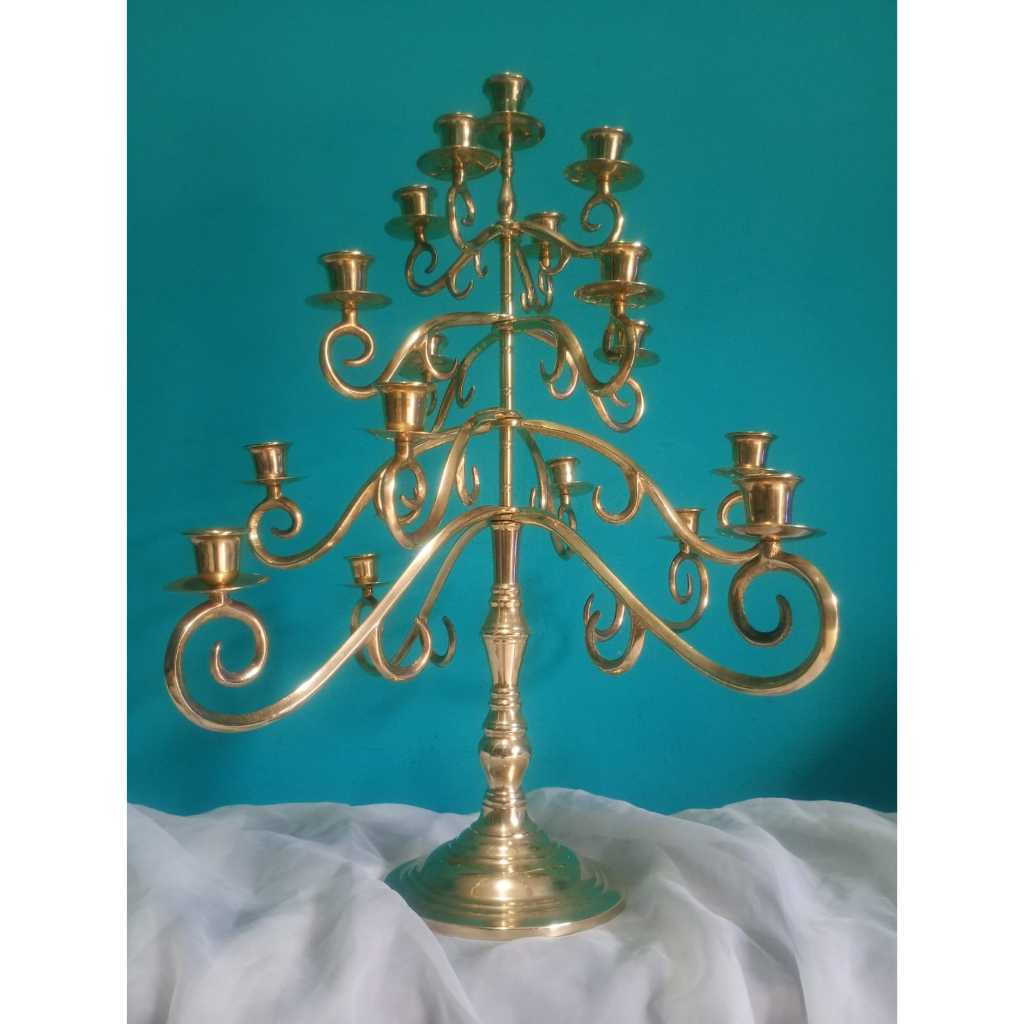 Antigo e imponente candelabro / castiçal para 11 velas em bronze