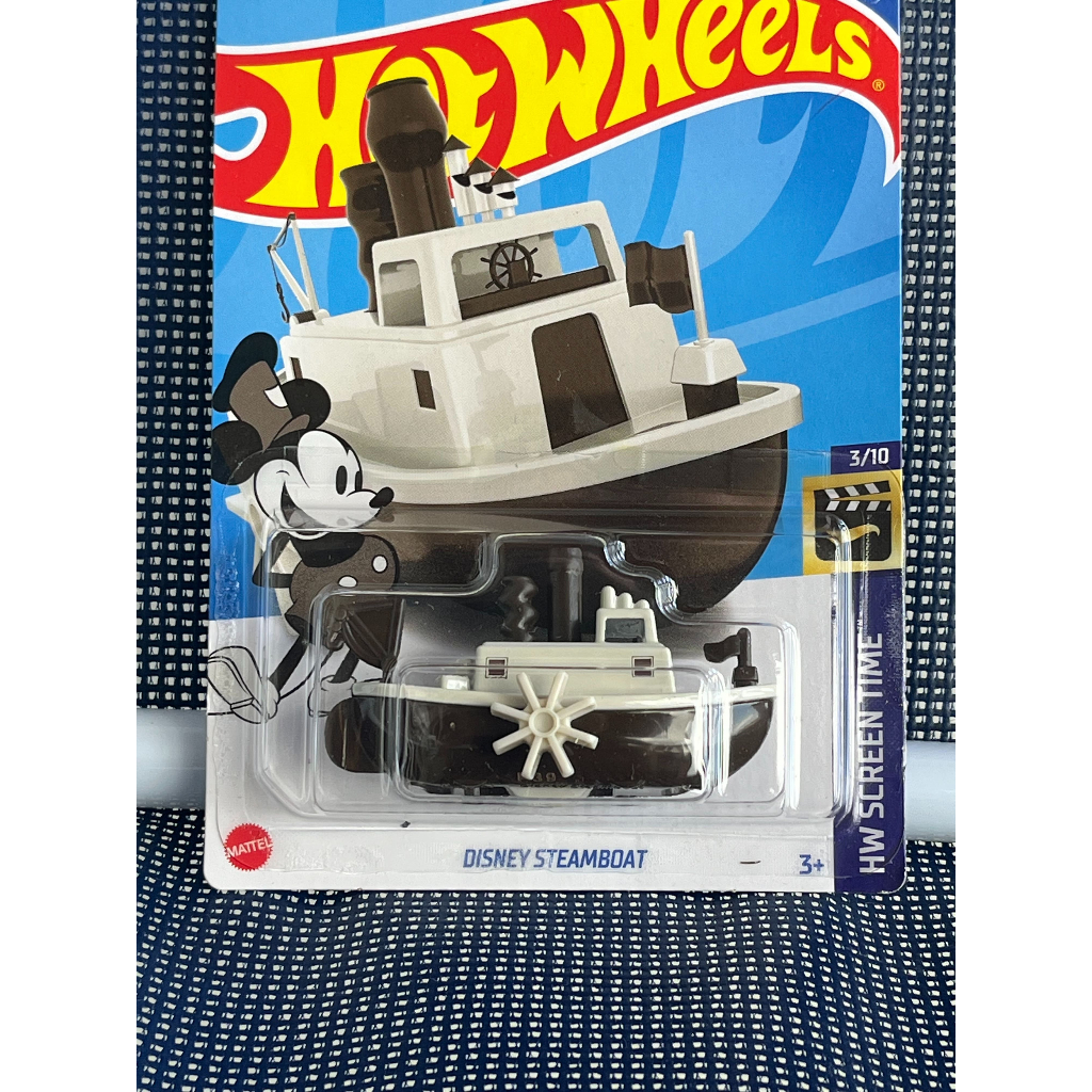 Hot Wheels temáticos ou não, lacrados no blister original, mickey, batmovel, fusca, star wars